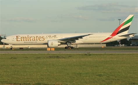 emirates flugzeuge boeing 777.
